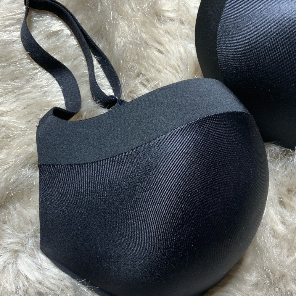 Victoria's Secret Sleek Black Bra - Picture 4 of 9